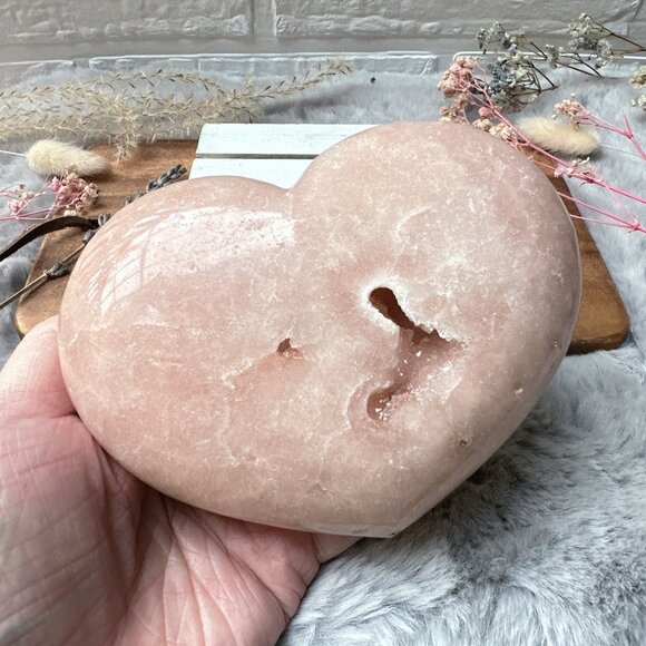 Beautiful Large Pink Amethyst Heart - Picture 2 of 8